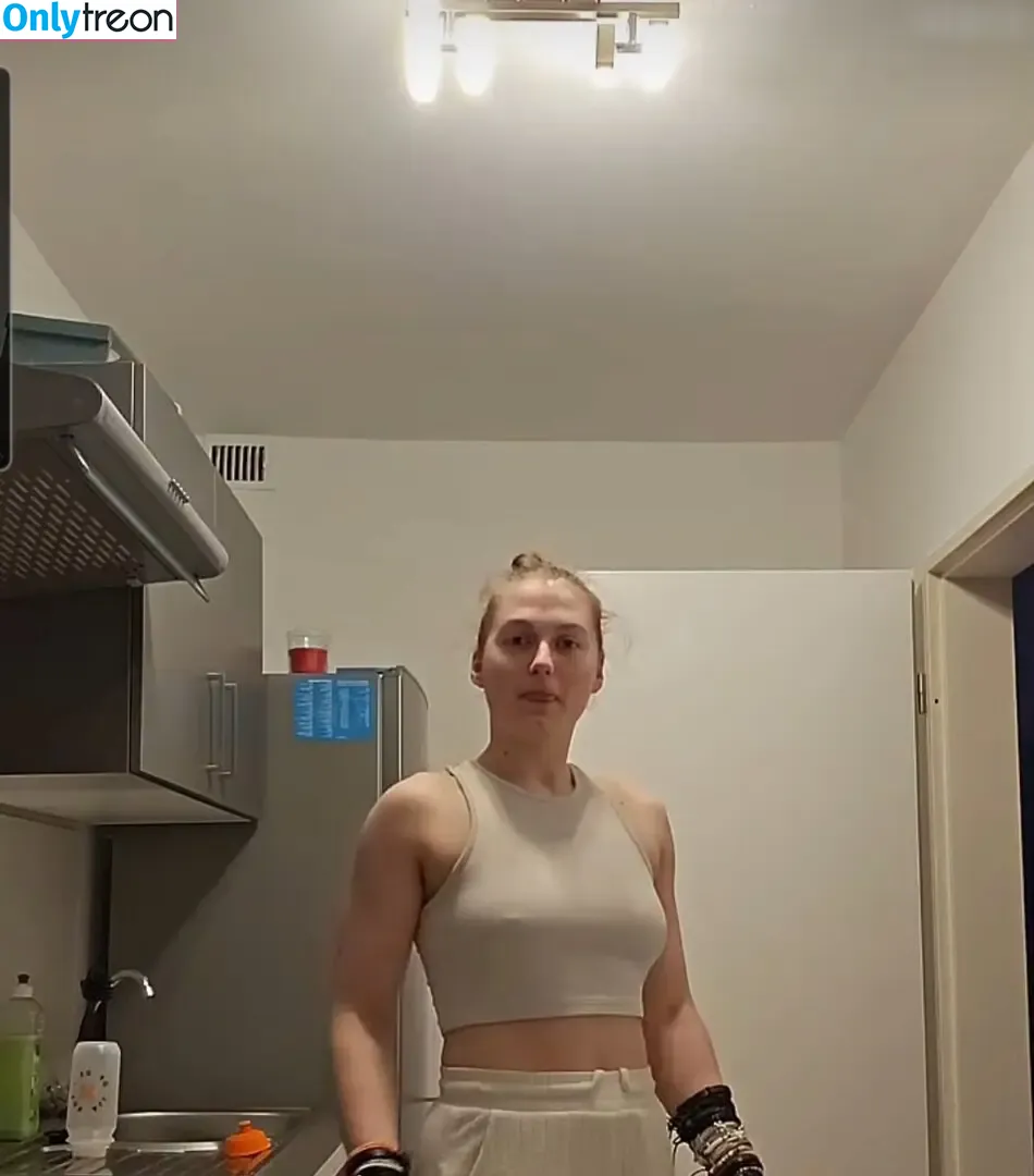 einfachnurchristiinaa nude photo #0122 (einfachnurchristiinaa)