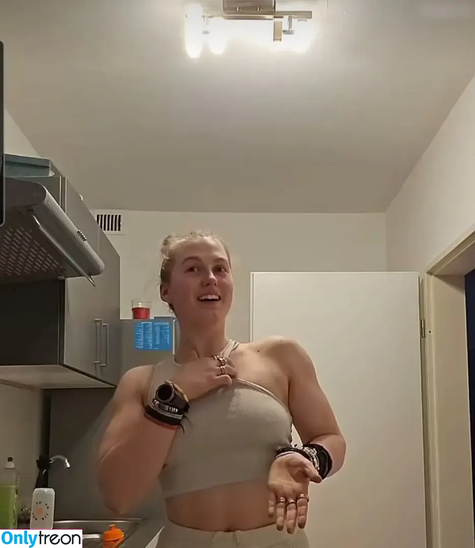 einfachnurchristiinaa nude photo #0124 (einfachnurchristiinaa)