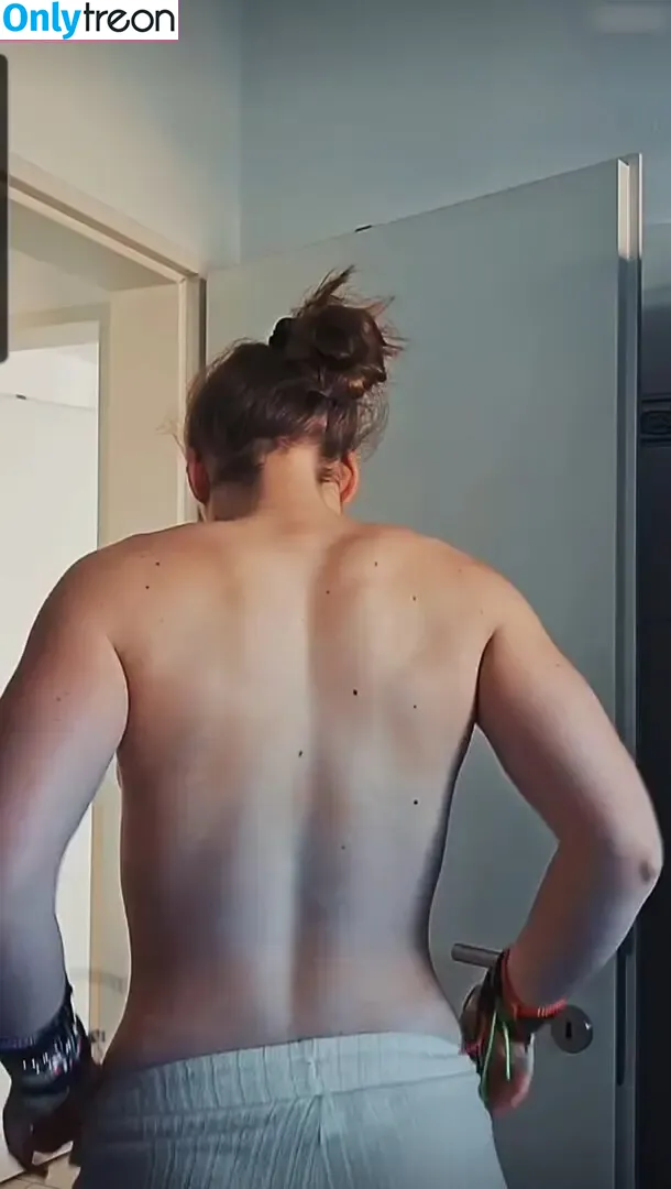einfachnurchristiinaa nude photo #0125 (einfachnurchristiinaa)