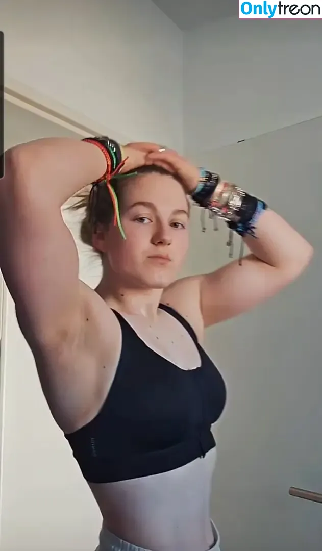 einfachnurchristiinaa nude photo #0127 (einfachnurchristiinaa)