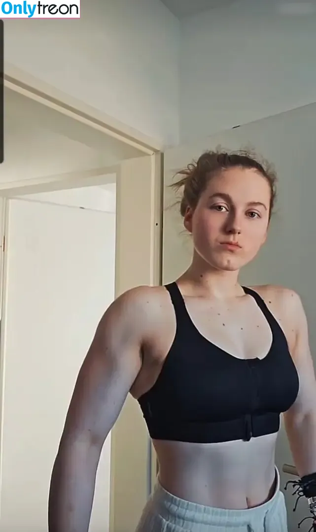 einfachnurchristiinaa nude photo #0129 (einfachnurchristiinaa)