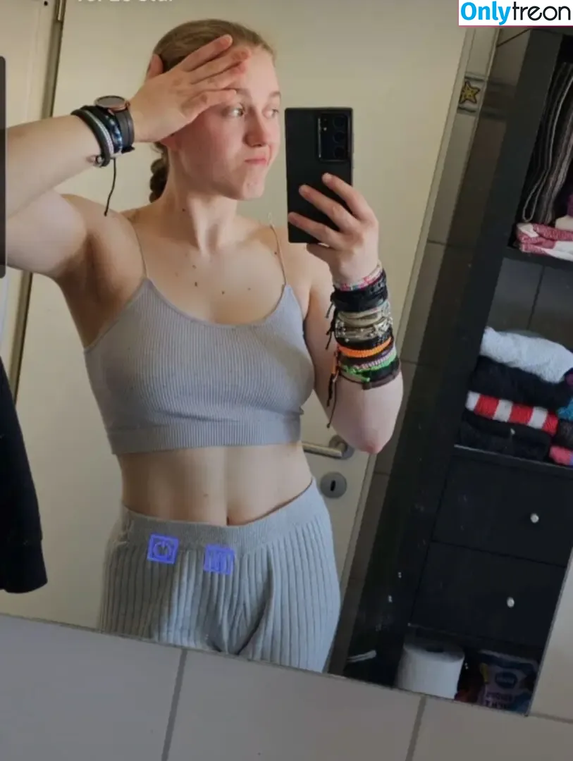 einfachnurchristiinaa nude photo #0139 (einfachnurchristiinaa)