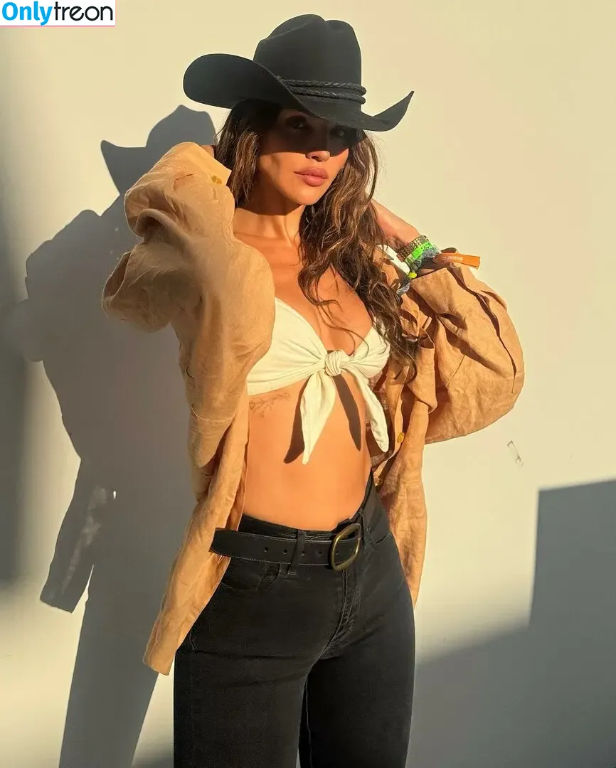 Eiza Gonzalez nude photo #2253 (eiizagonzallez / elisagonz)