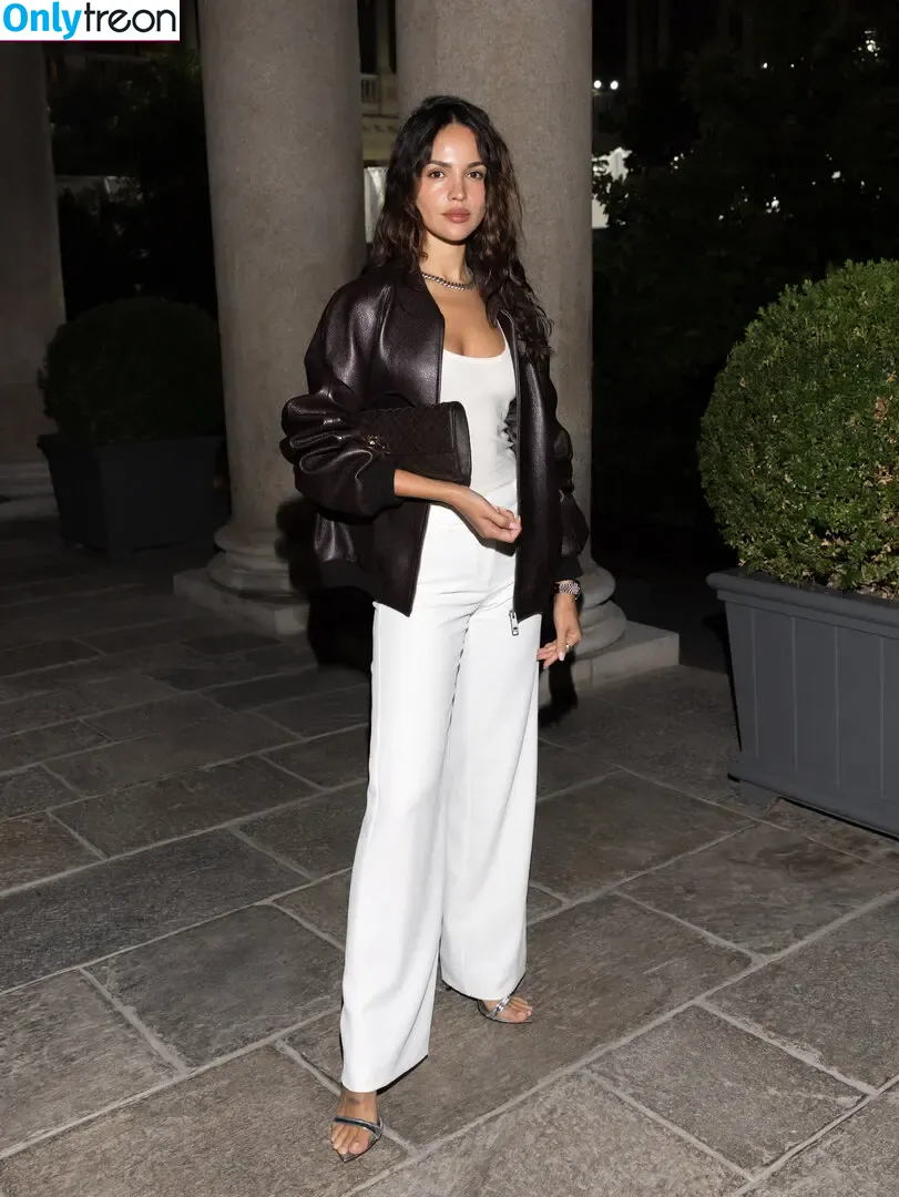 Eiza Gonzalez голая photo #2536 (eizagonzalez / elisagonz)
