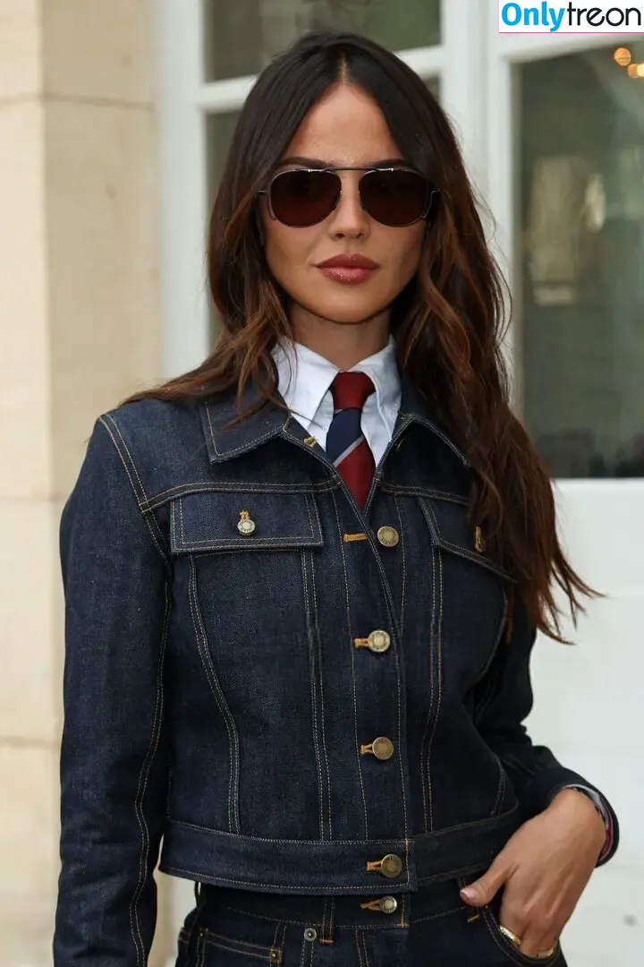 Eiza Gonzalez голая photo #2566 (eizagonzalez / elisagonz)