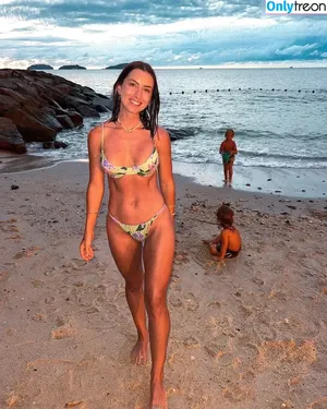 Elayna Carausu / elayna.carausu nude photo #0007