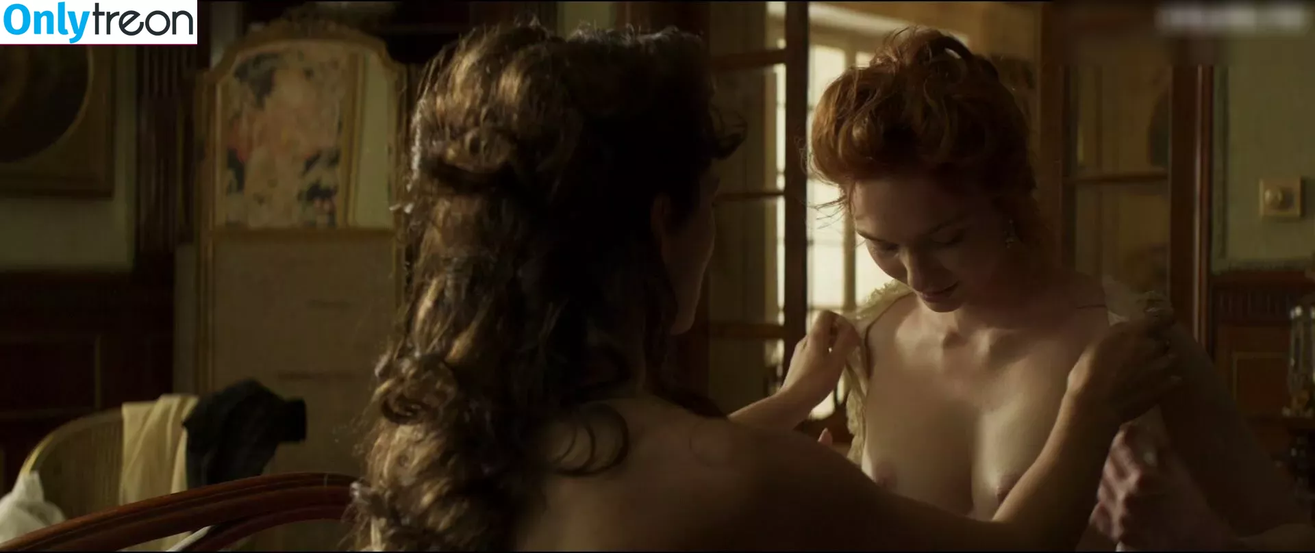 Eleanor Tomlinson nude photo #0104 (eleanortomlinson)