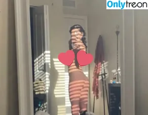 ElegantXhaos / giathepyro / xoxgiaaxox nude photo #0019
