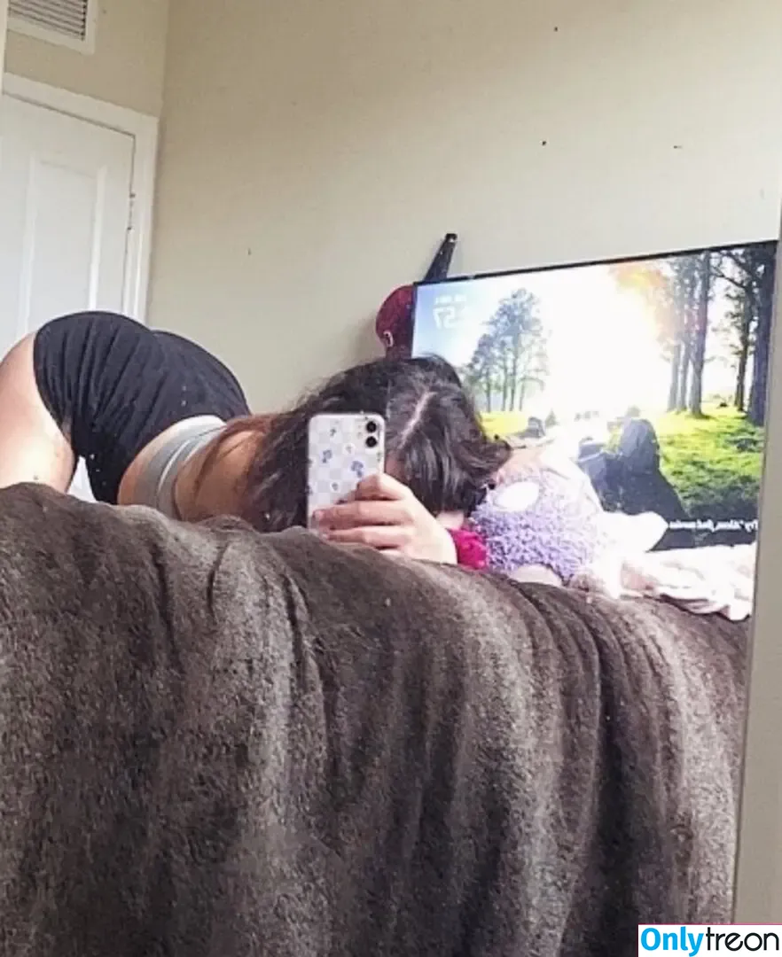 ElegantXhaos nude photo #0045 (giathepyro / xoxgiaaxox)