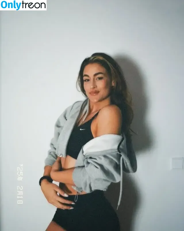 Eleni Frommann nude photo #0002 (lenifrm)
