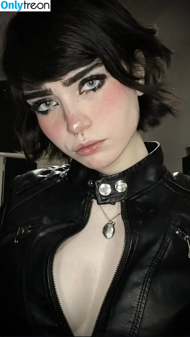 elinoiiddx nude photo #0057 (nereiddax)