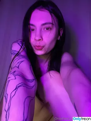 Elis222 / Alina18703896 / elis_elis.222 / elisfeet222 nude photo #0005