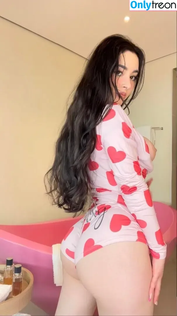 Elisa Aline nude photo #0136 (elisa_aline / elisa_alnn)