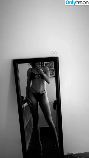  nude photo #0003