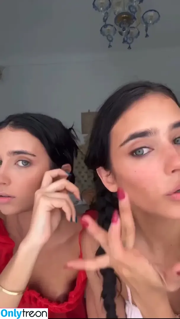 Elisa & Renne Herbert Twins голая photo #0145 (reneeherbert_)