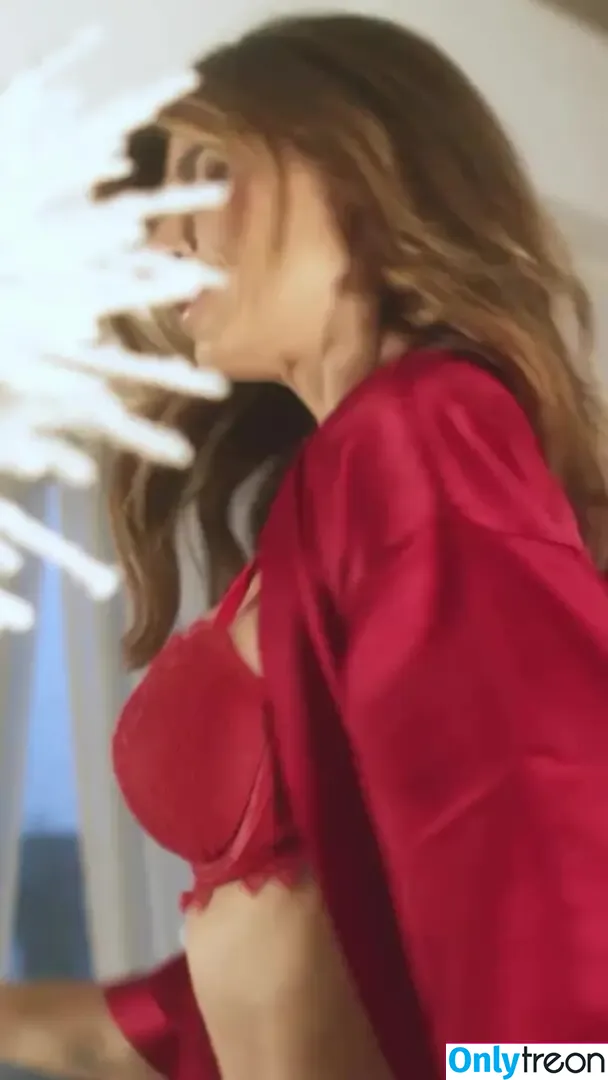 Elisabetta Canalis nude photo #1221 (JustElisabetta / littlecrumb_)