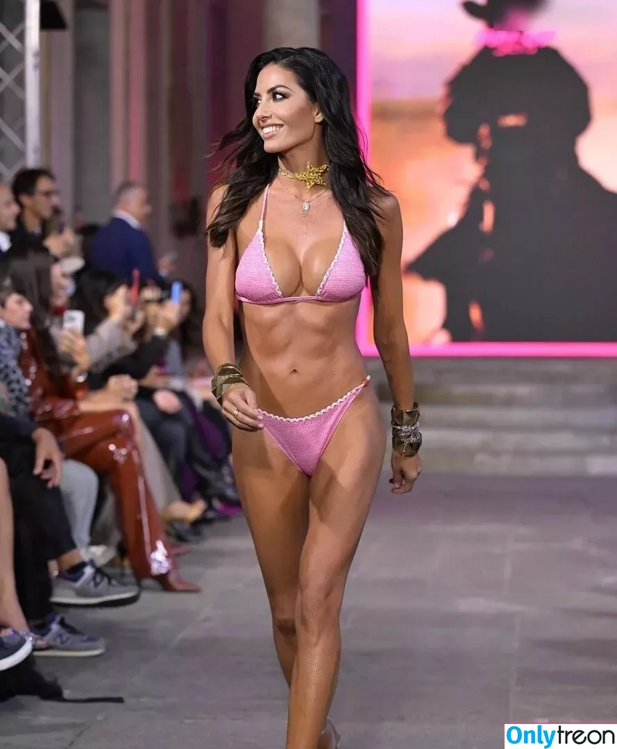 Elisabetta Gregoraci nude photo #0160 (elisabettagregoracireal)