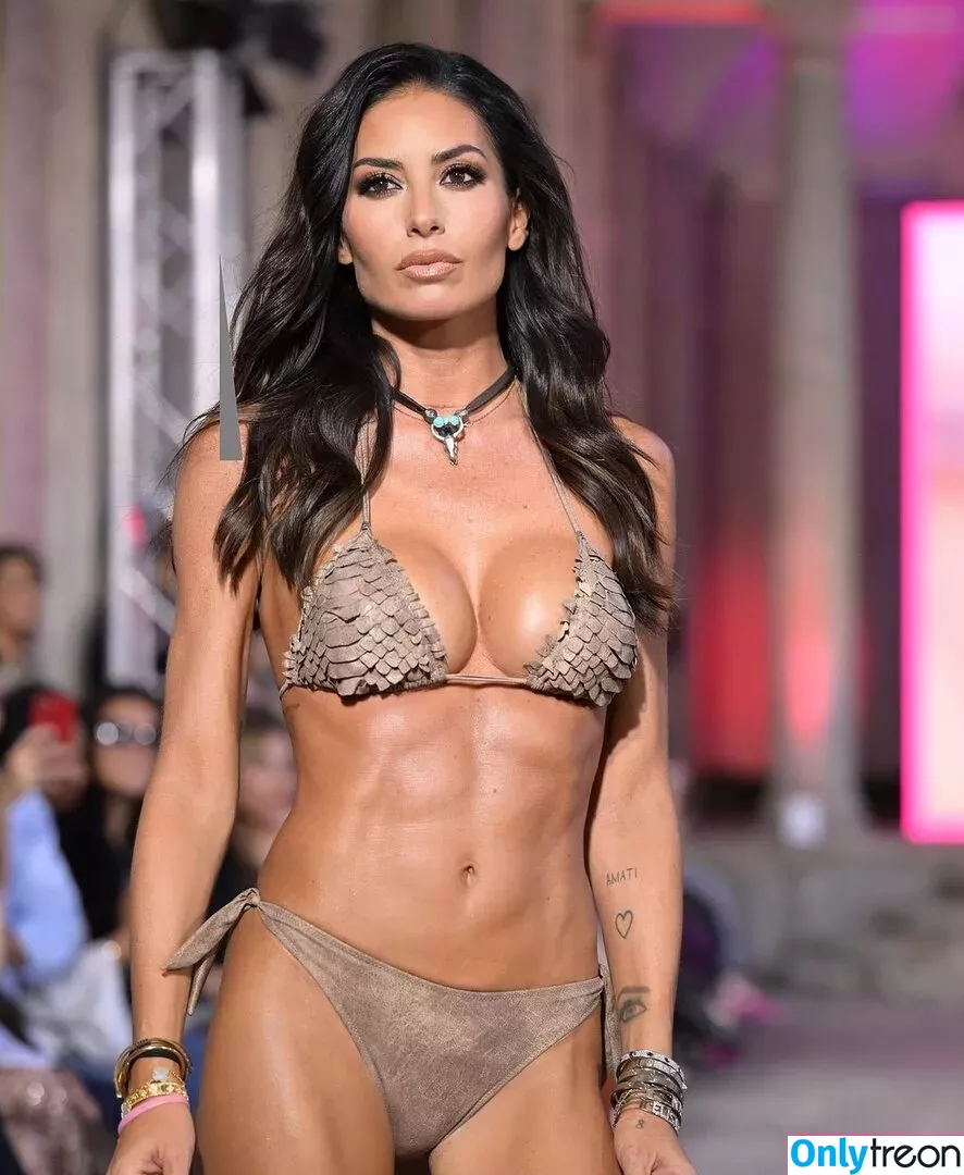 Elisabetta Gregoraci nude photo #0161 (elisabettagregoracireal)