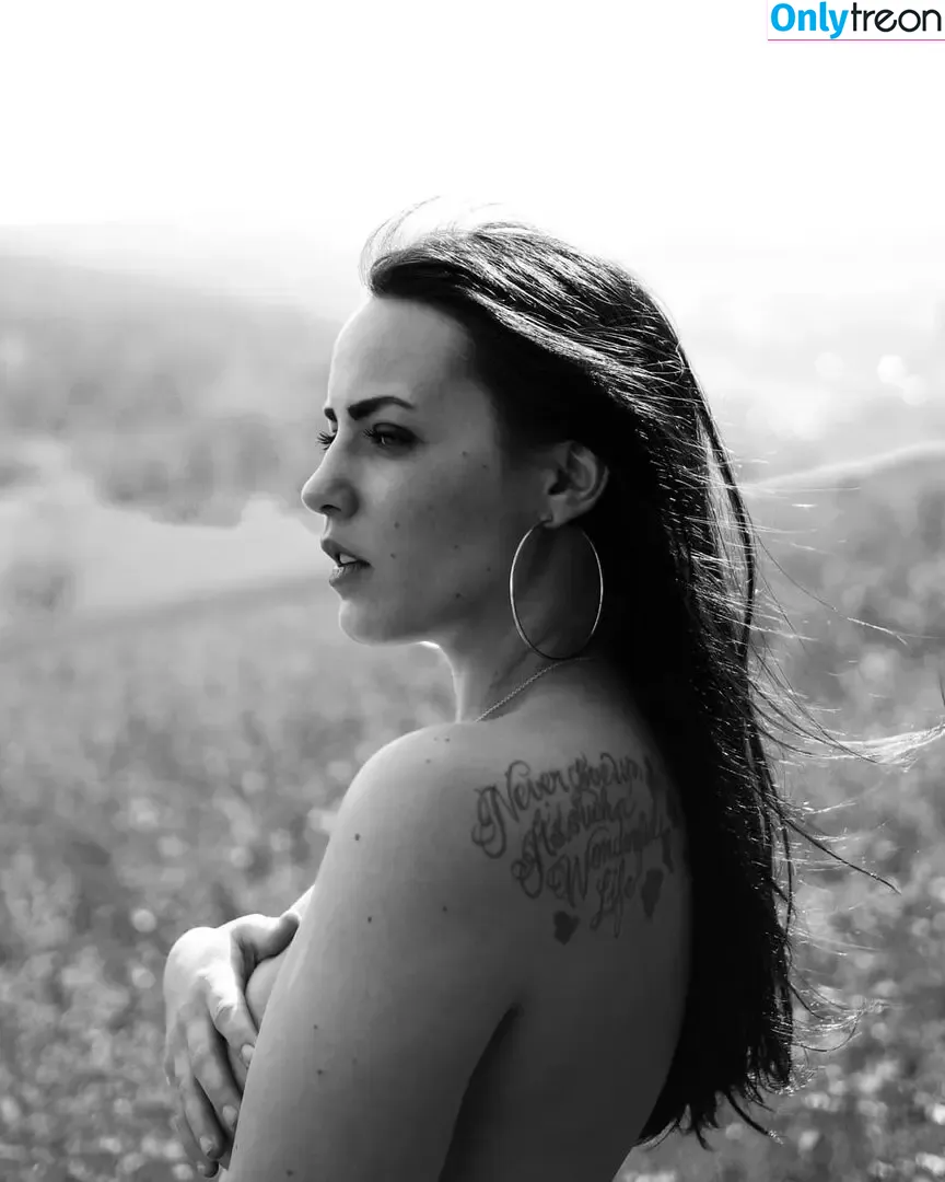 Elisaofficialx голая photo #0018 (tasasiatras)
