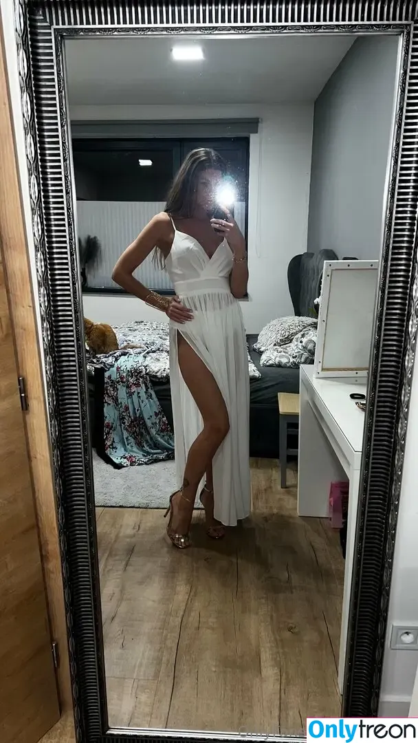 elisboom nude photo #0033 (eliza.boom)