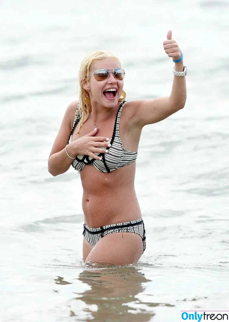 Elisha Cuthbert голая photo #0071 (Girl Next Door / elishaphaneuf)