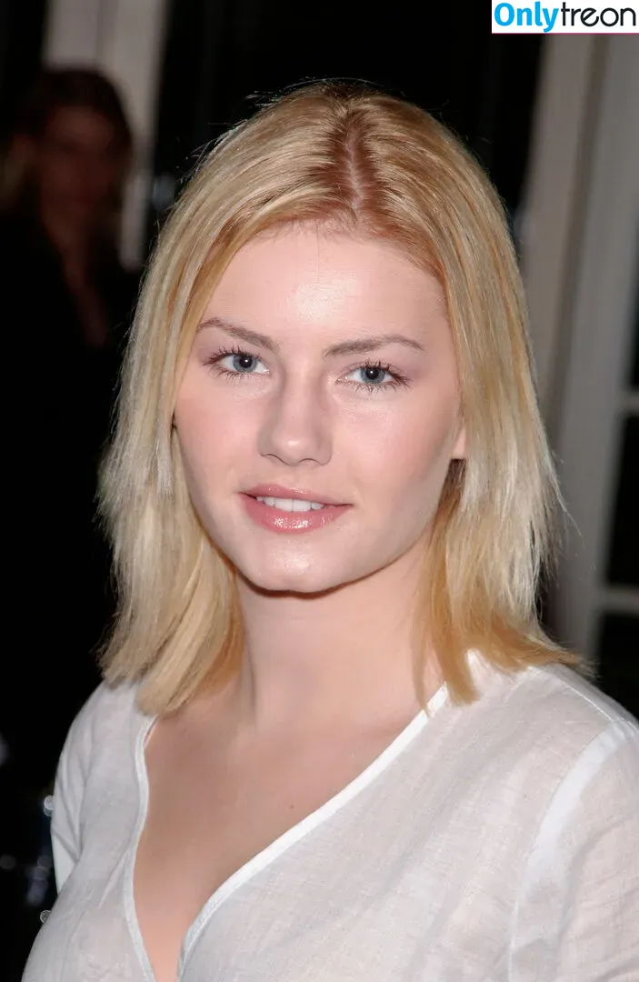 Elisha Cuthbert nude photo #0105 (Girl Next Door / elishaphaneuf)