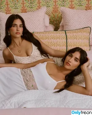 Elisha & Renee Herbert / elisha__h фото голая #0433