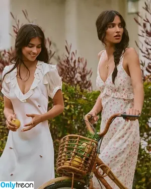 Elisha & Renee Herbert / elisha__h фото голая #0435