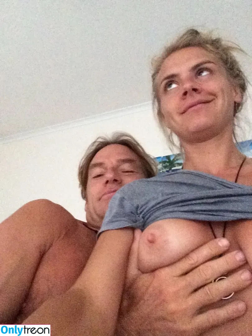 Eliza Coupe nude photo #0002 (elizacoupe)