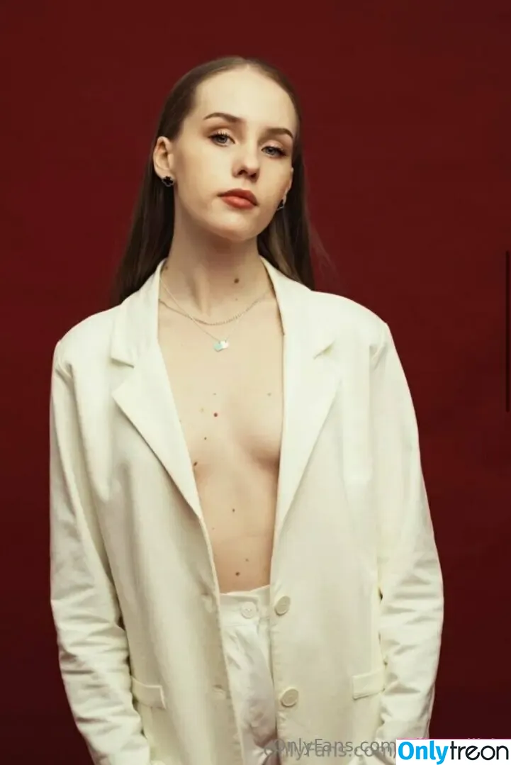 eliza_eilish nude photo #0049 (billieeilish)