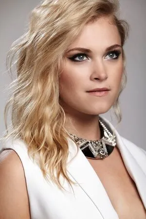 Eliza Taylor / elizajaneface фото голая #0055