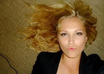Eliza Taylor / elizajaneface nude photo #0143
