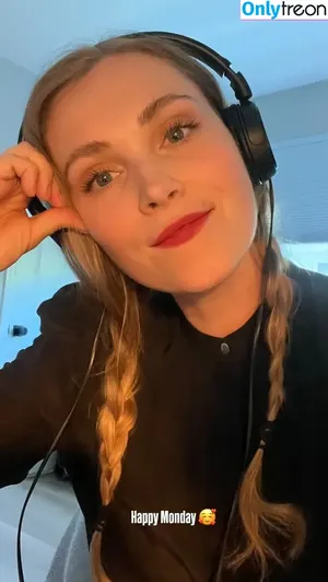Eliza Taylor / elizajaneface nude photo #0191
