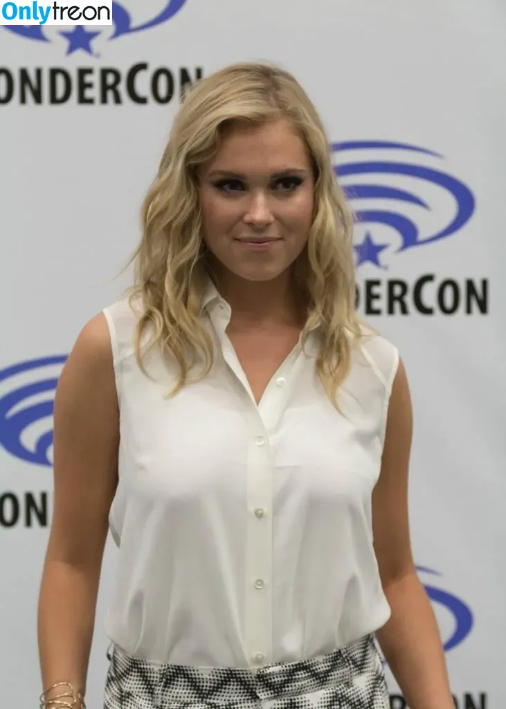 Eliza Taylor nude photo #0062 (elizajaneface)