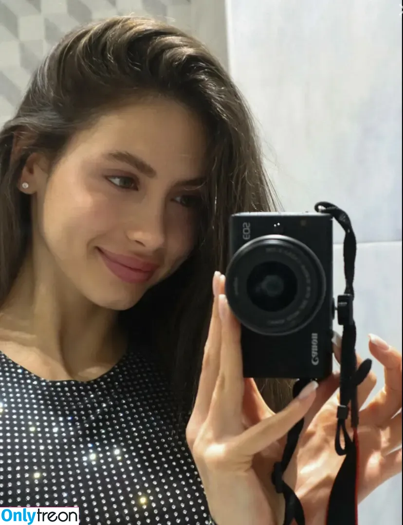 Elizaa nude photo #0004 (elizzaax_ / ellizaa)