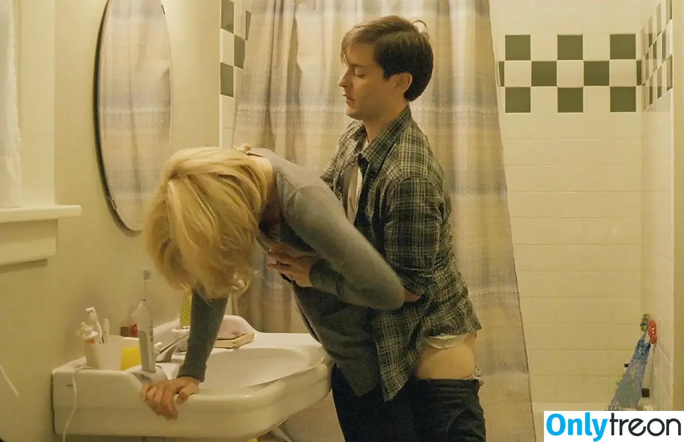 Elizabeth Banks nude photo #0202 (elizabethbanks)
