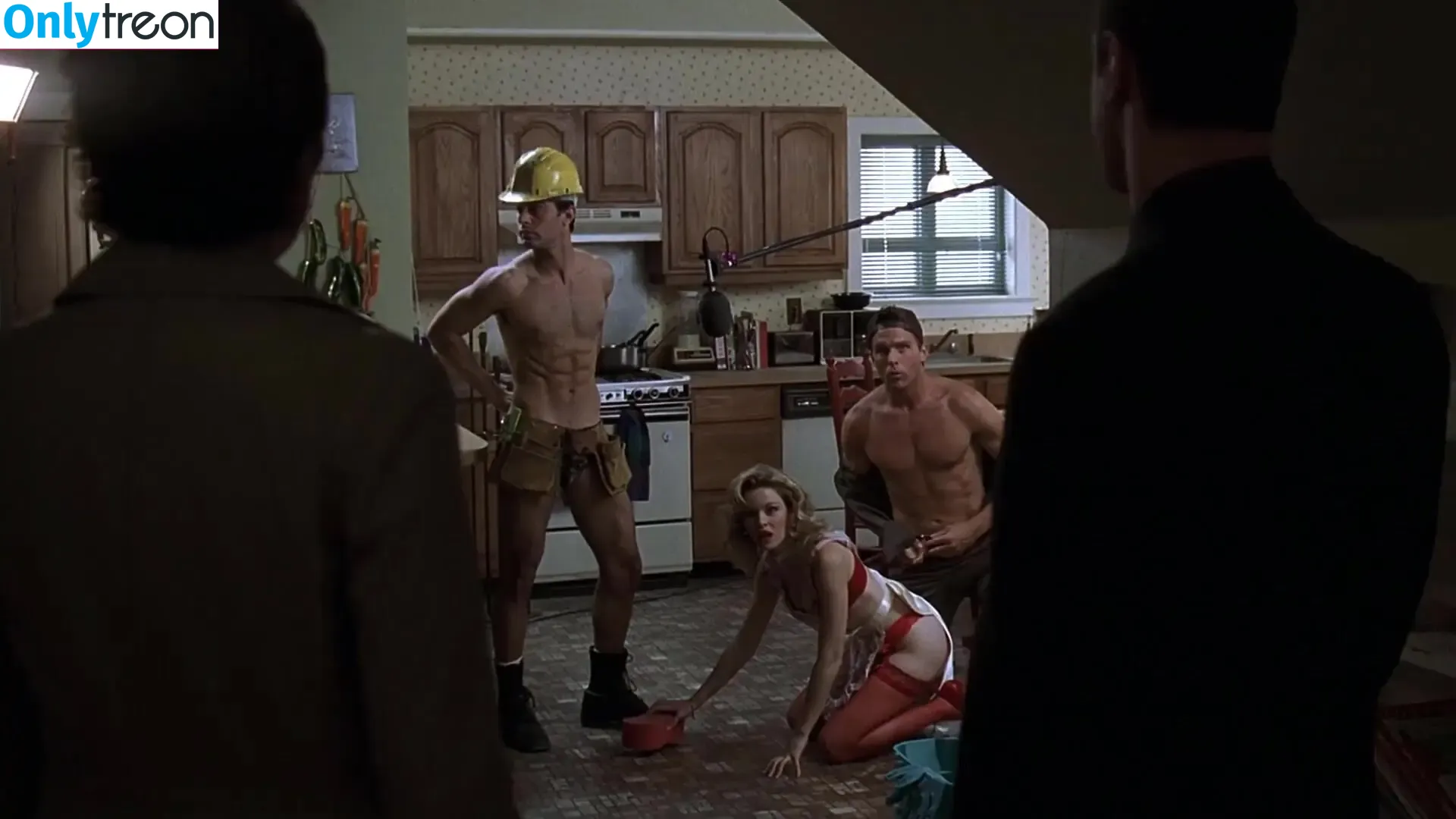 Elizabeth Banks nude photo #0214 (elizabethbanks)