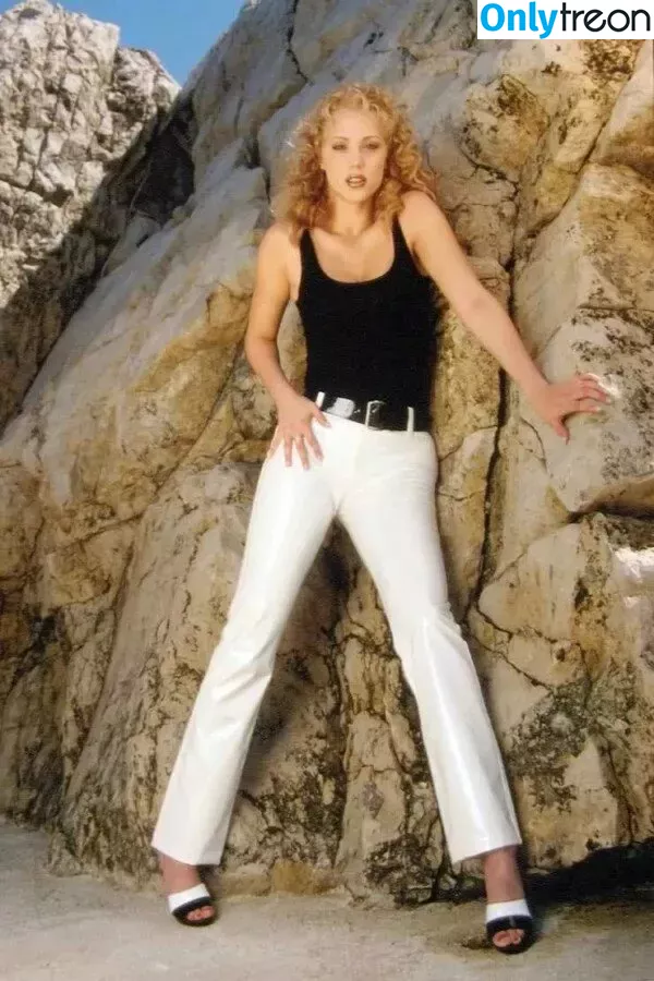 Elizabeth Berkley nude photo #0060 (elizberkley / loveberkley)