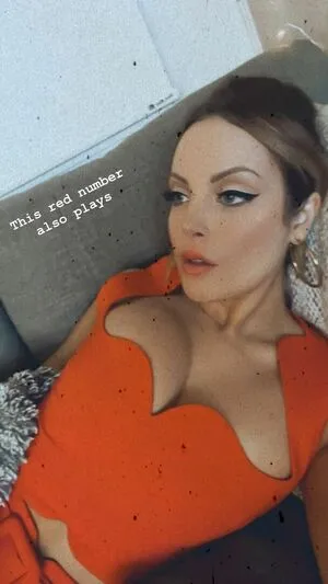 Elizabeth Gillies / lizgillz nude photo #0012