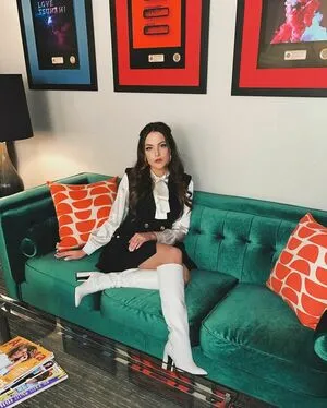 Elizabeth Gillies / lizgillz nude photo #0048