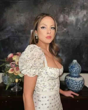 Elizabeth Gillies / lizgillz nude photo #0073
