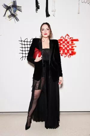Elizabeth Gillies / lizgillz фото голая #0328