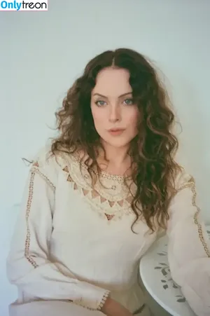 Elizabeth Gillies / lizgillz nude photo #0496