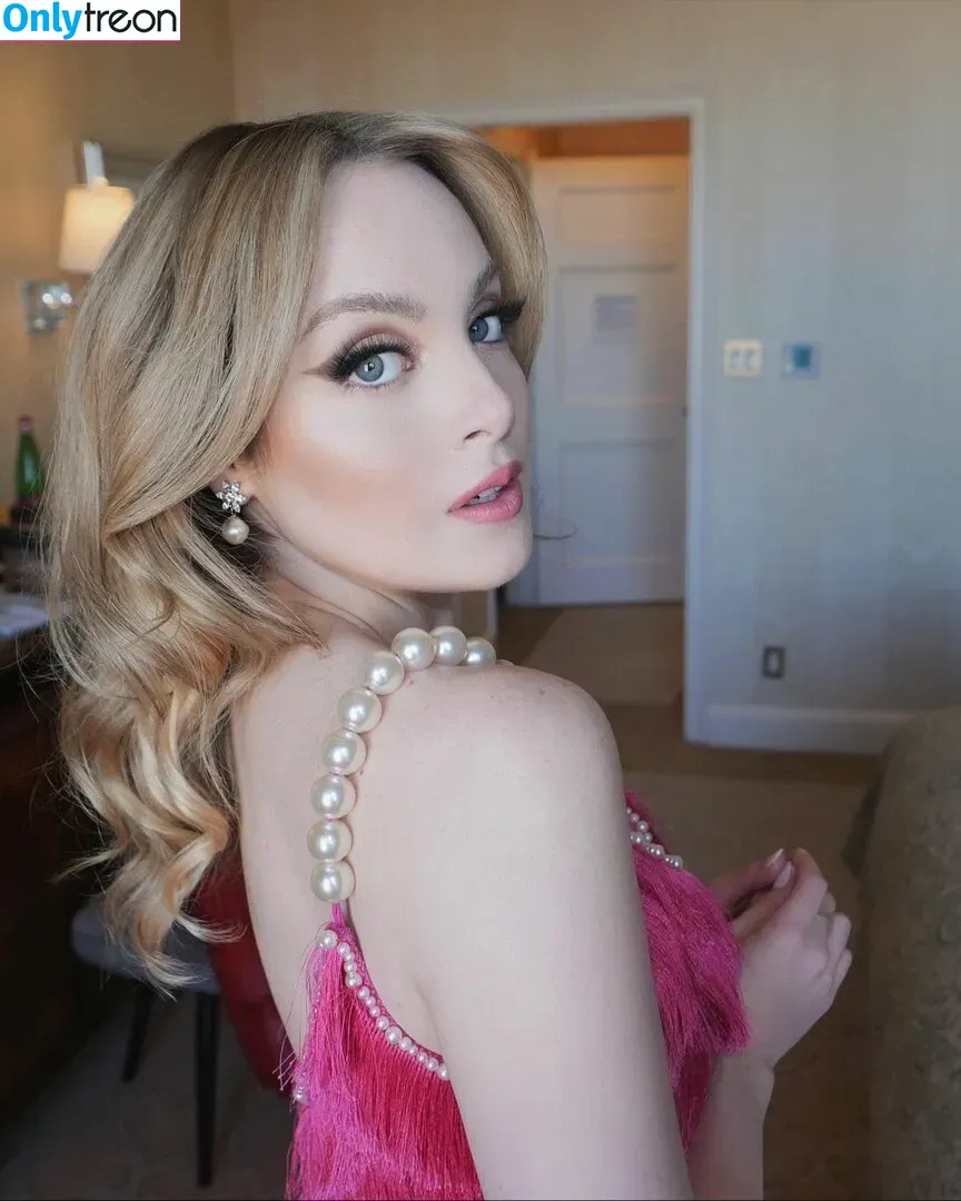 Elizabeth Gillies голая photo #0108 (lizgillz)