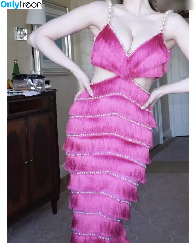 Elizabeth Gillies голая photo #0184 (lizgillz)