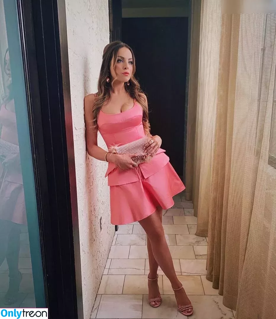 Elizabeth Gillies nude photo #0199 (lizgillz)
