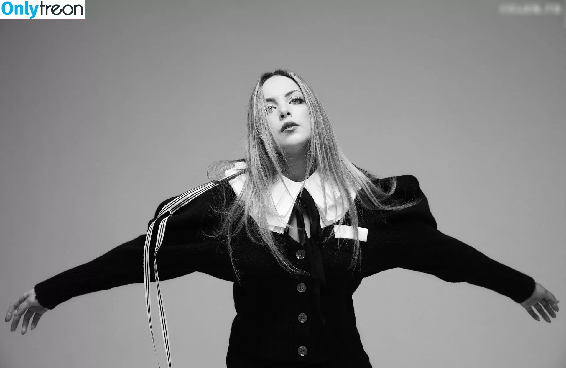 Elizabeth Gillies голая photo #0275 (lizgillz)