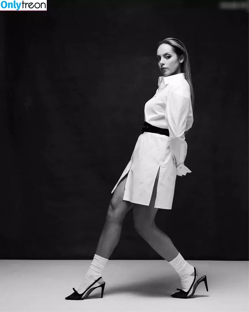 Elizabeth Gillies голая photo #0277 (lizgillz)