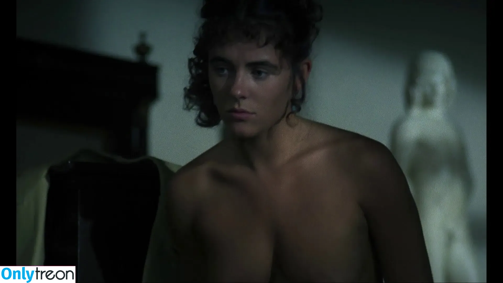 Elizabeth Hurley nude photo #1436 (elizabethhurley / elizabethhurley1)