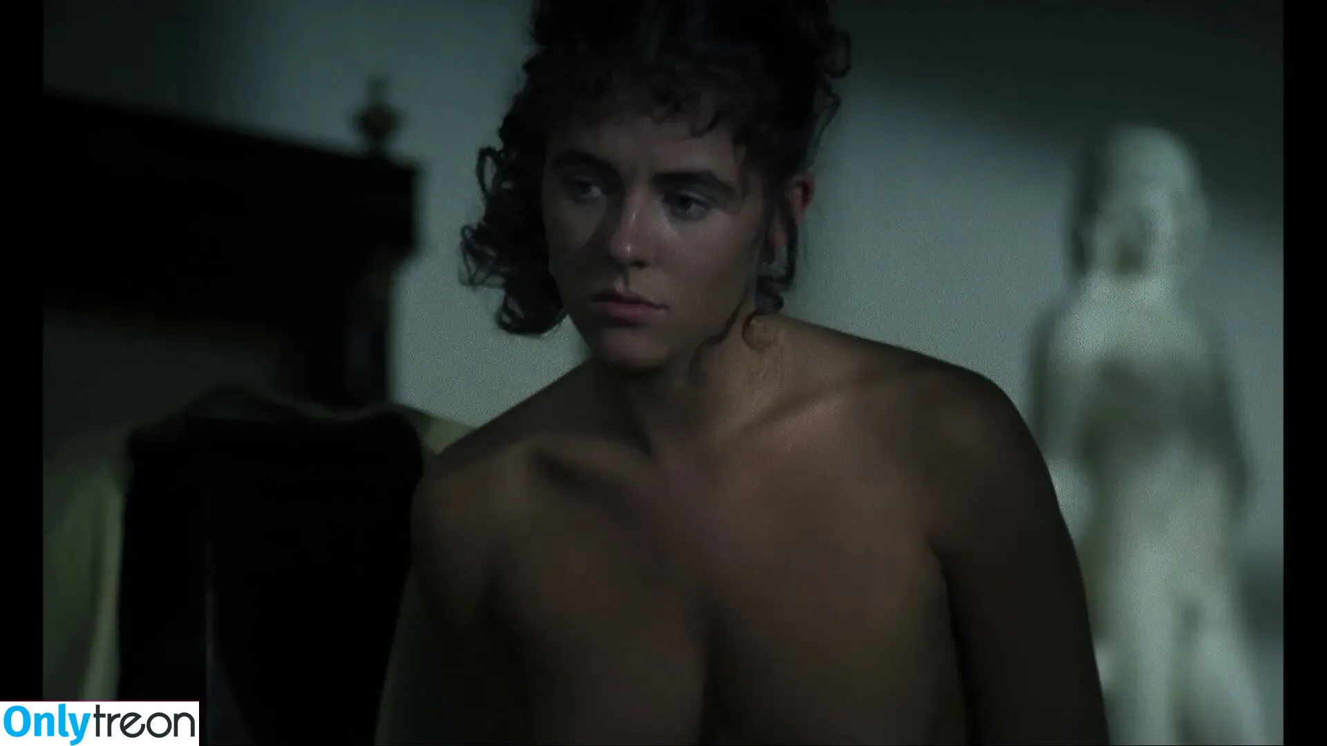 Elizabeth Hurley nude photo #1438 (elizabethhurley / elizabethhurley1)